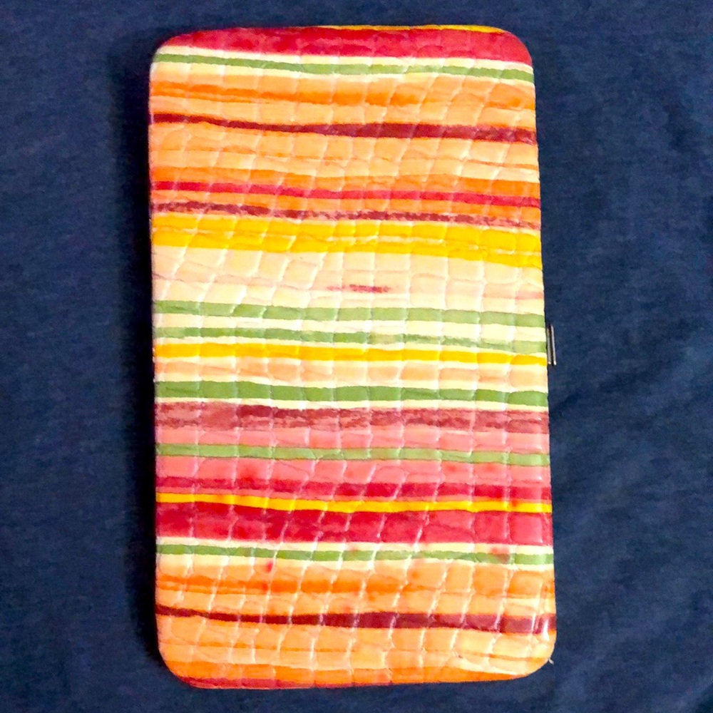 Multi color wallet